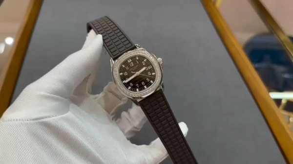 Replica Patek Philippe Aquanaut 5067A 023 Watch For Sale - Image 2