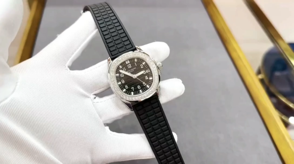 Replica Patek Philippe Aquanaut 5067A 001 Watch For Sale - Image 2